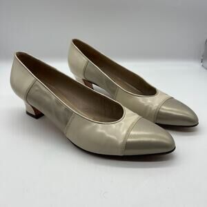 Salvatore Ferragamo Vintage 2-Tone silver cream Leather low heels size 9.5B